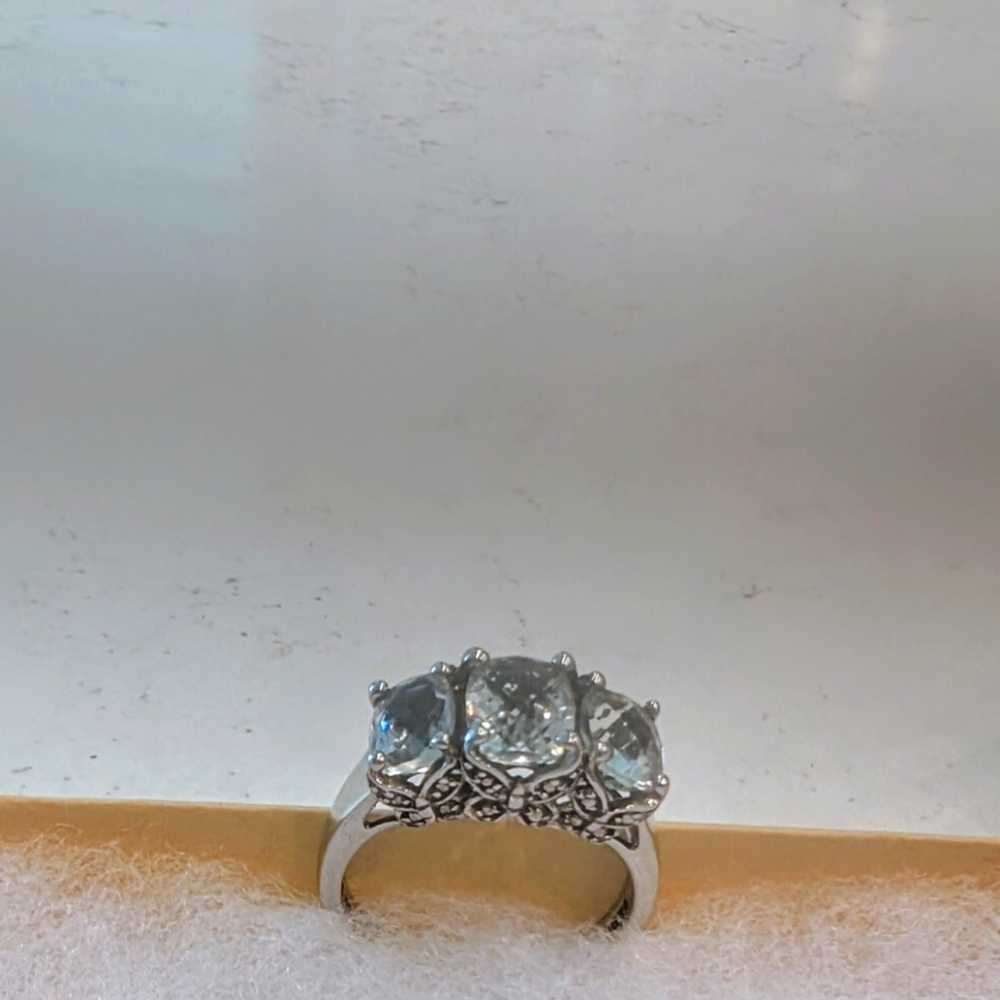 Elegant Silver Ring with Clear Stones